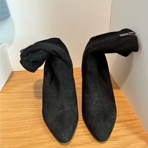 Women’s suede black boots